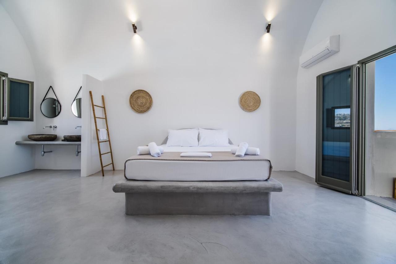 Amethyst Luxury Suites Oia Exterior photo