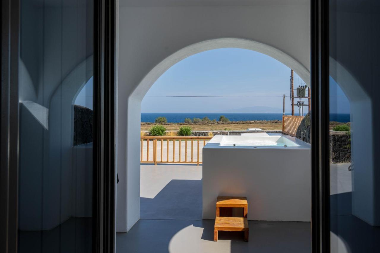 Amethyst Luxury Suites Oia Exterior photo