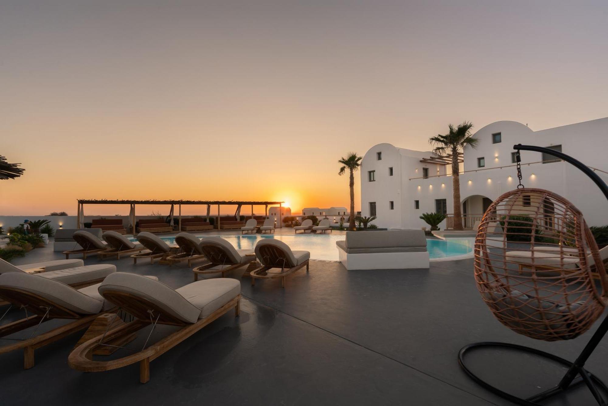 Amethyst Luxury Suites Oia Exterior photo