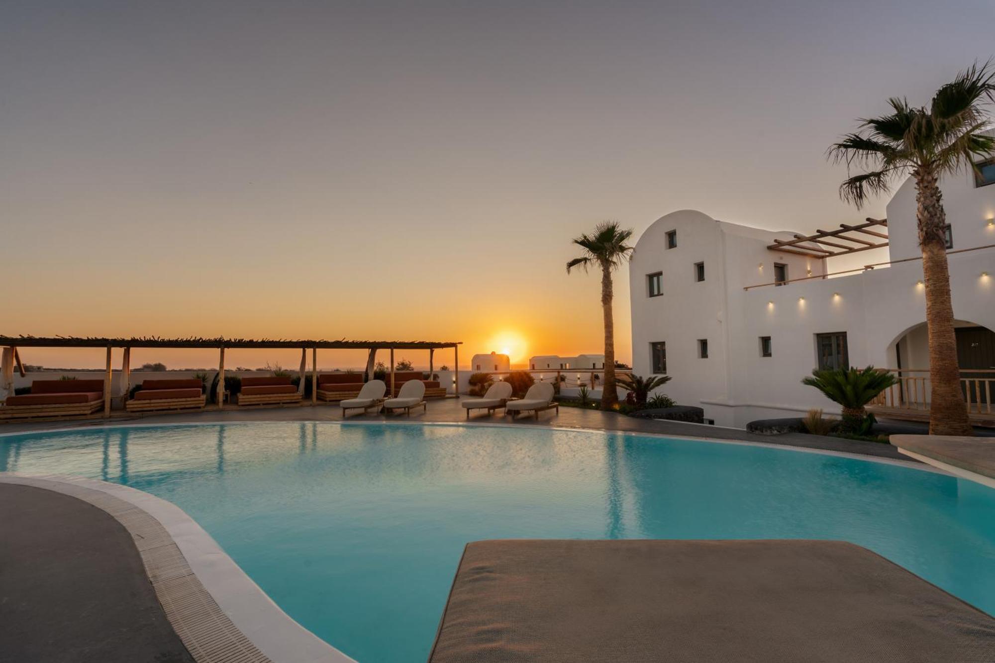 Amethyst Luxury Suites Oia Exterior photo